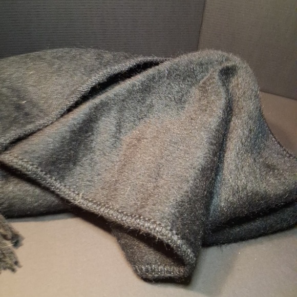 Artesanias Camargo Alpaca Camargo Alpaca Scarf Black NWT 68x9 - Picture 4 of 6